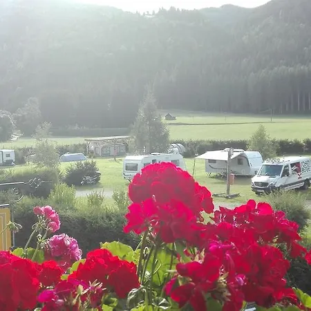 Farm stay Da Braeuhauser *