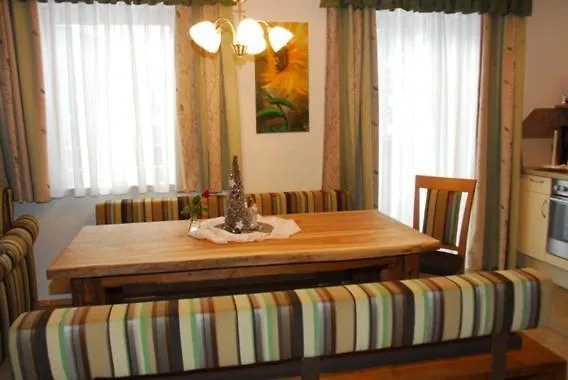 Farm stay Da Braeuhauser *